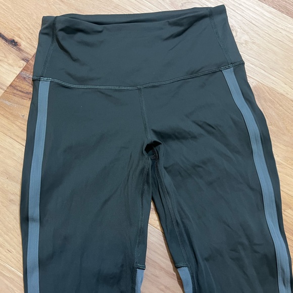 NWOT Lululemon Zip The Line Crop 23” Dark Olive/Grey Sage - Size 6 - Picture 8 of 13